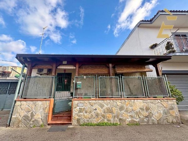 appartamento in vendita a Torre del Greco in zona Litoranea
