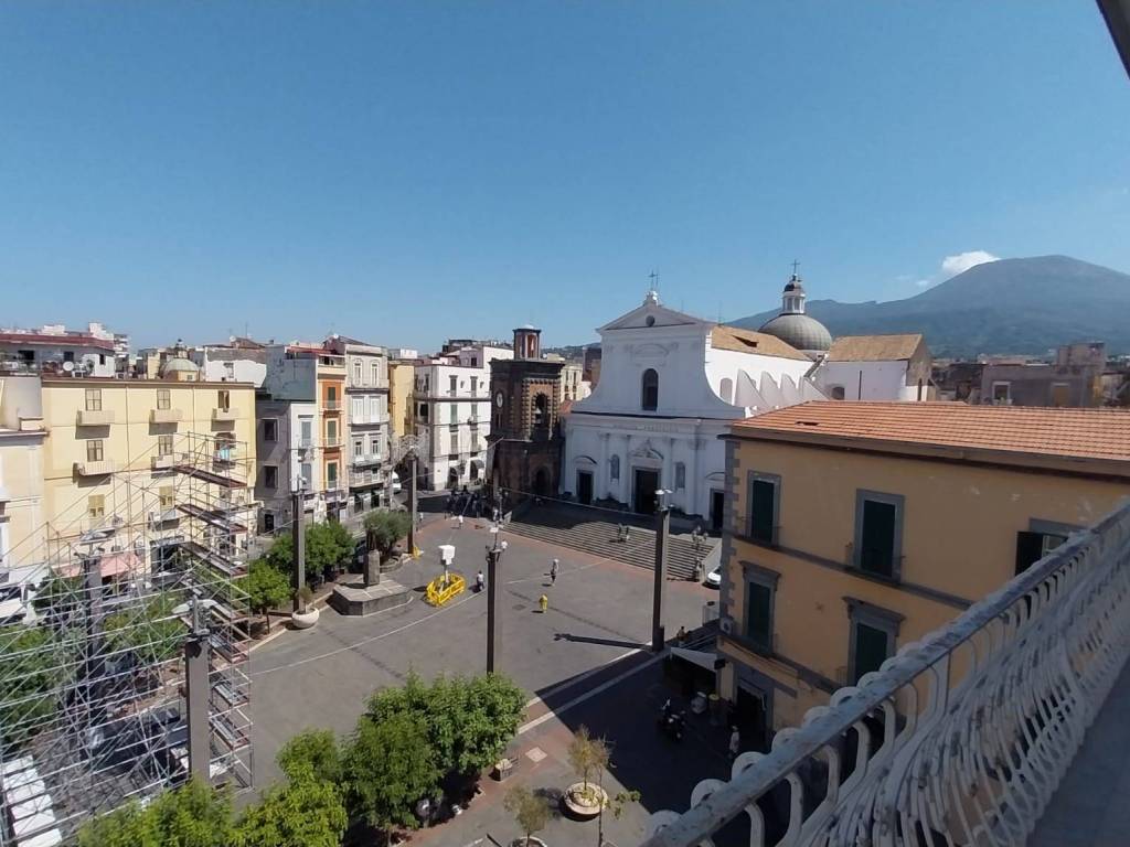 appartamento in vendita a Torre del Greco in zona Centro Città