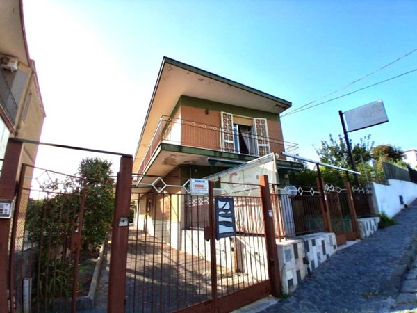 casa indipendente a Torre del Greco in zona Scappi / Lava Nuova / Montedoro