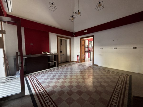negozio in vendita a Torre del Greco in zona Leopardi