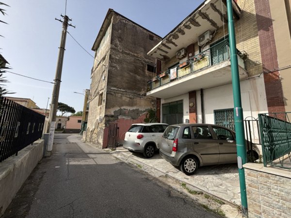 appartamento in vendita a Torre del Greco in zona Centro Città