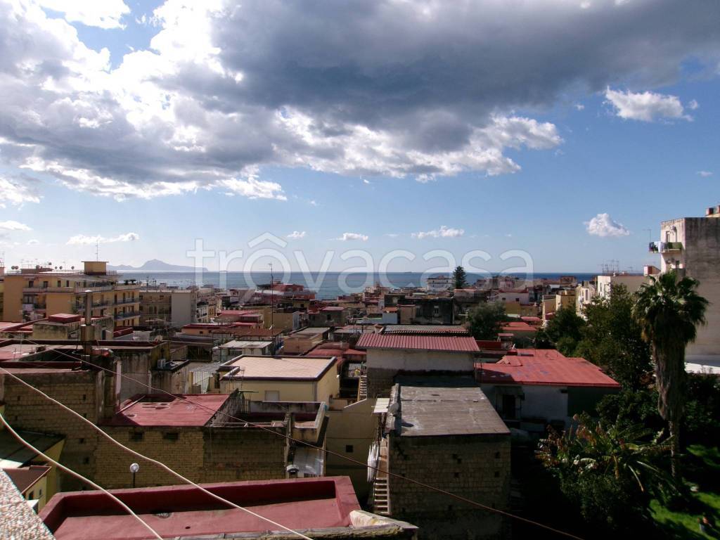 appartamento in vendita a Torre del Greco in zona Centro Città