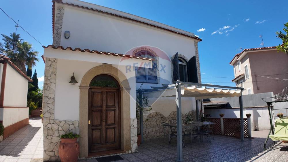 casa indipendente in vendita a Torre del Greco in zona Vesuviana