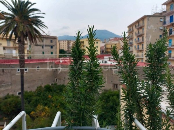 appartamento in vendita a Torre del Greco in zona Centro Città
