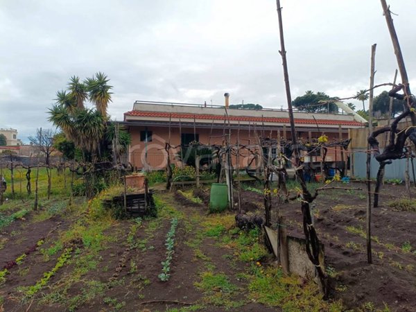 appartamento a Torre del Greco in zona Scappi / Lava Nuova / Montedoro