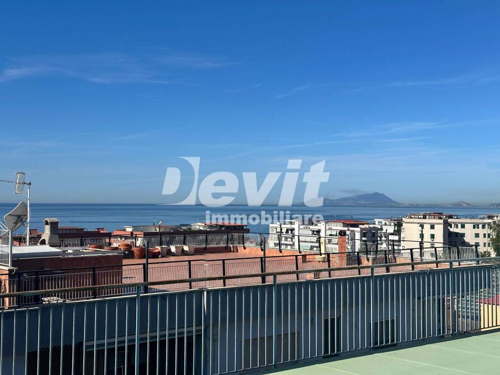 appartamento in vendita a Torre del Greco in zona Fiorillo