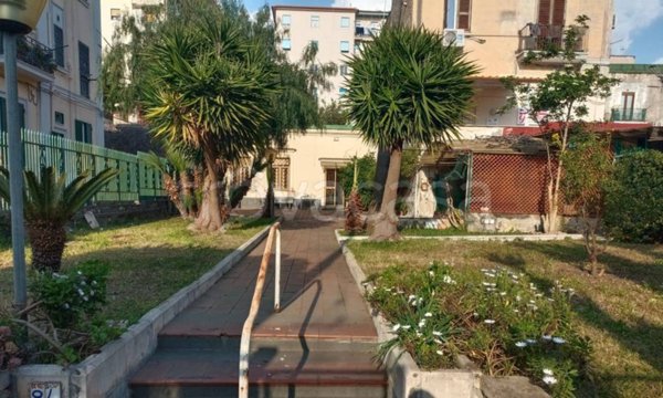 casa indipendente in vendita a Torre del Greco in zona Centro Città