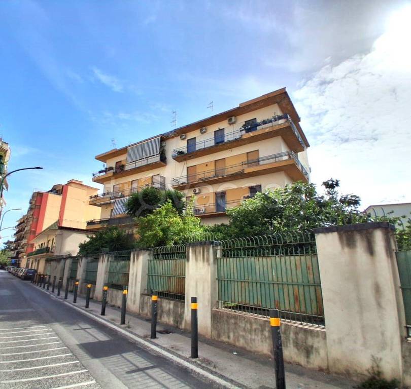 appartamento in vendita a Torre del Greco in zona Centro Città