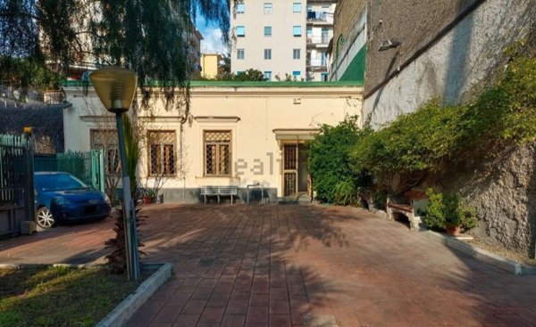 casa indipendente in vendita a Torre del Greco in zona Centro Città