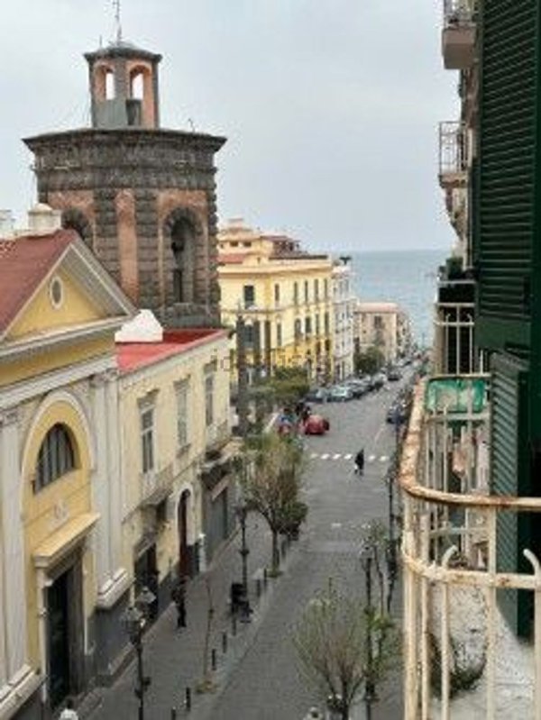 appartamento in vendita a Torre del Greco in zona Centro Città