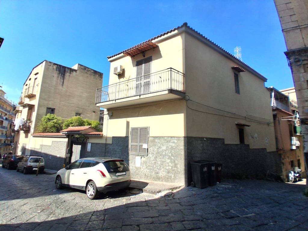 casa indipendente in vendita a Torre del Greco