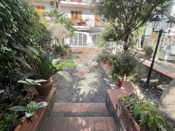 appartamento a Torre del Greco in zona Scappi / Lava Nuova / Montedoro