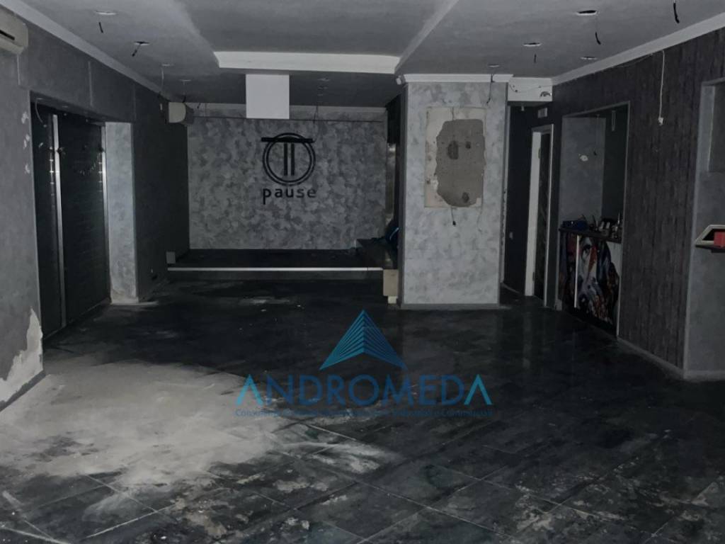 negozio in vendita a Torre del Greco in zona Litoranea