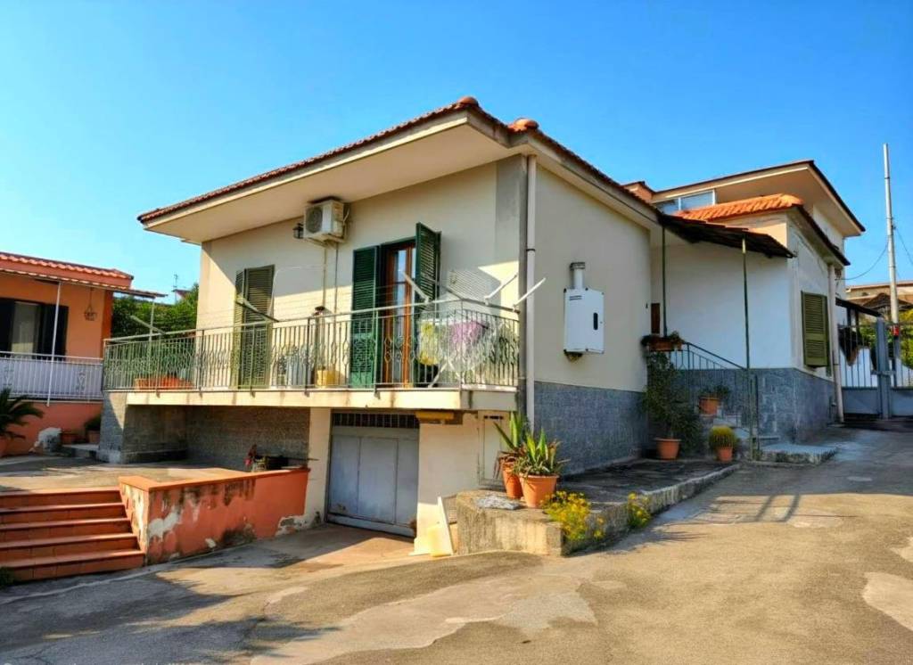 casa indipendente in vendita a Torre del Greco