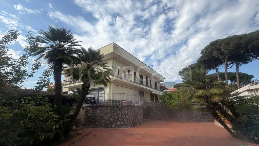 casa indipendente in vendita a Torre del Greco
