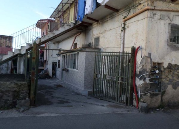 appartamento in vendita a Torre del Greco in zona Santa Maria la Bruna