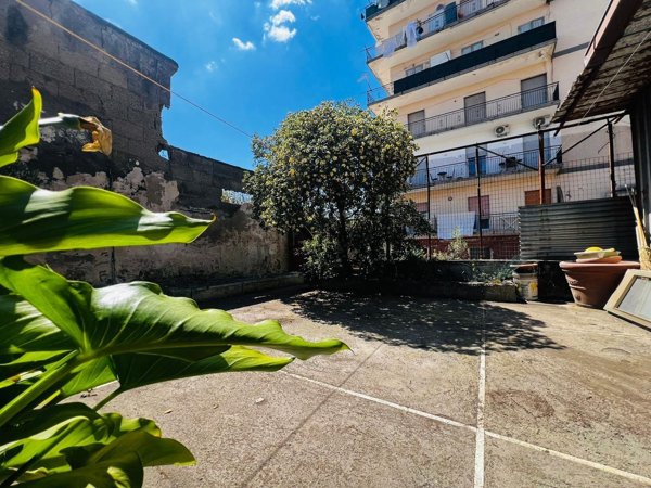 appartamento in vendita a Torre del Greco in zona Litoranea