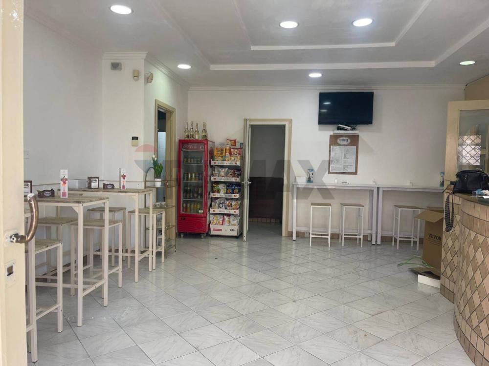 locale commerciale in vendita a Torre del Greco