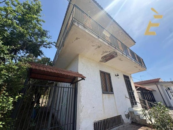 appartamento in vendita a Torre del Greco in zona Fiorillo