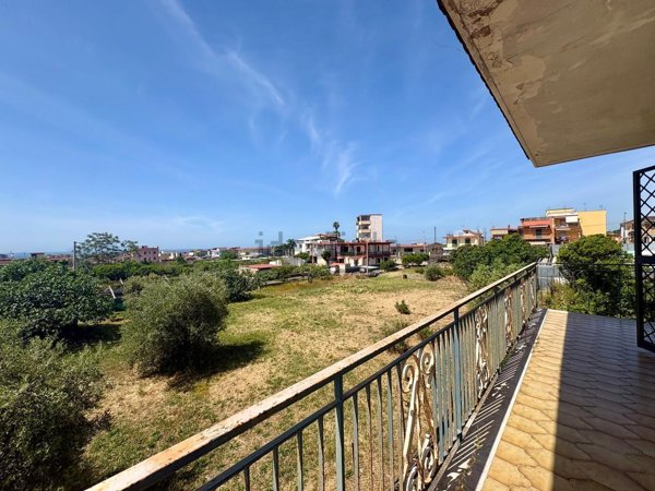 casa indipendente in vendita a Torre del Greco in zona Santa Maria la Bruna