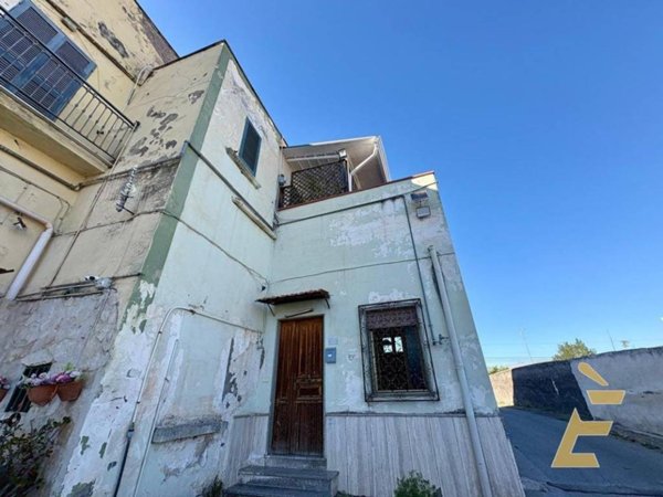 casa indipendente in vendita a Torre del Greco in zona Leopardi