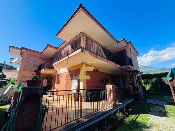 casa indipendente in vendita a Torre del Greco