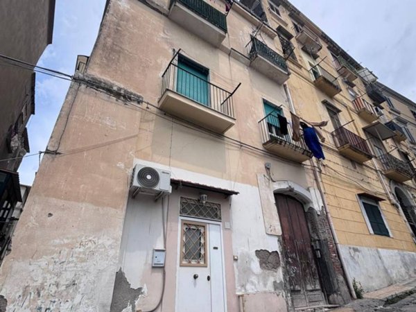 intera palazzina in vendita a Torre del Greco in zona Centro Città