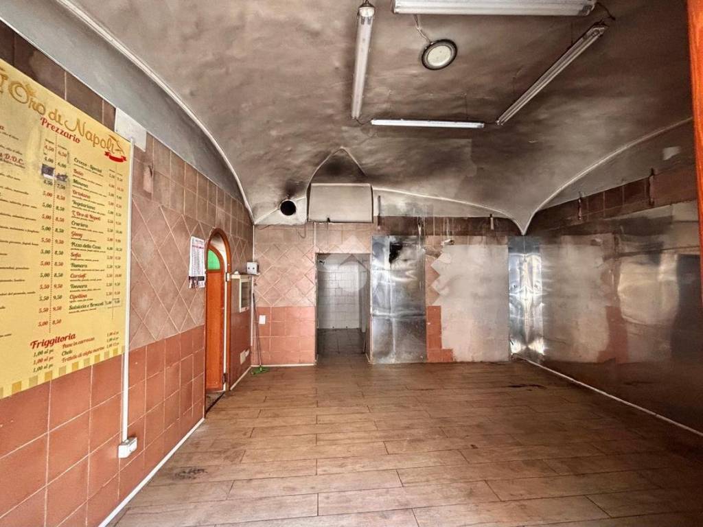 negozio in vendita a Torre del Greco in zona Centro Città