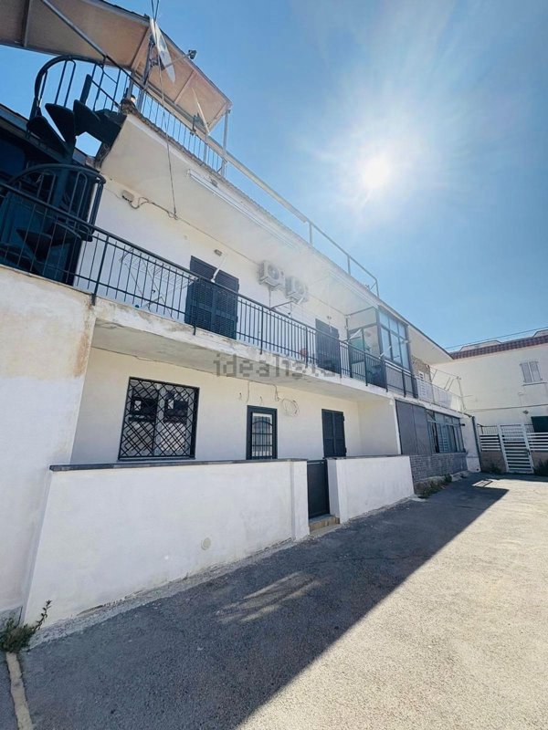 casa indipendente in vendita a Torre del Greco in zona Santa Maria la Bruna