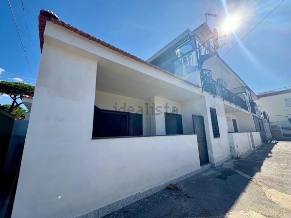 casa indipendente in vendita a Torre del Greco in zona Leopardi