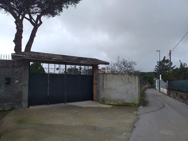quadrivano in vendita a Torre del Greco in zona Scappi / Lava Nuova / Montedoro