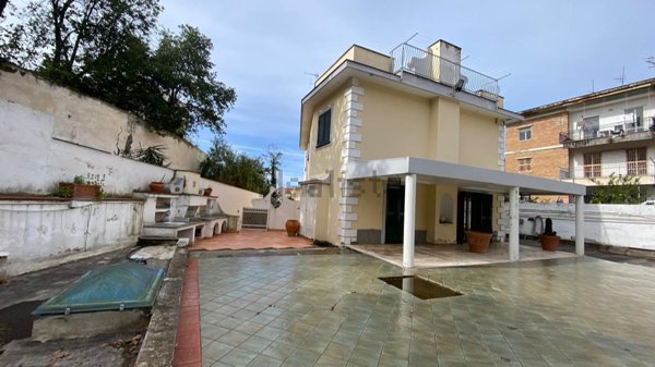 casa indipendente a Torre del Greco in zona Scappi / Lava Nuova / Montedoro