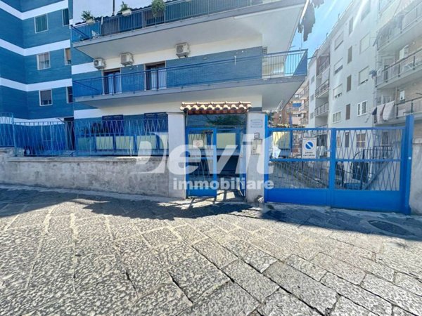 appartamento in vendita a Torre del Greco in zona Fiorillo