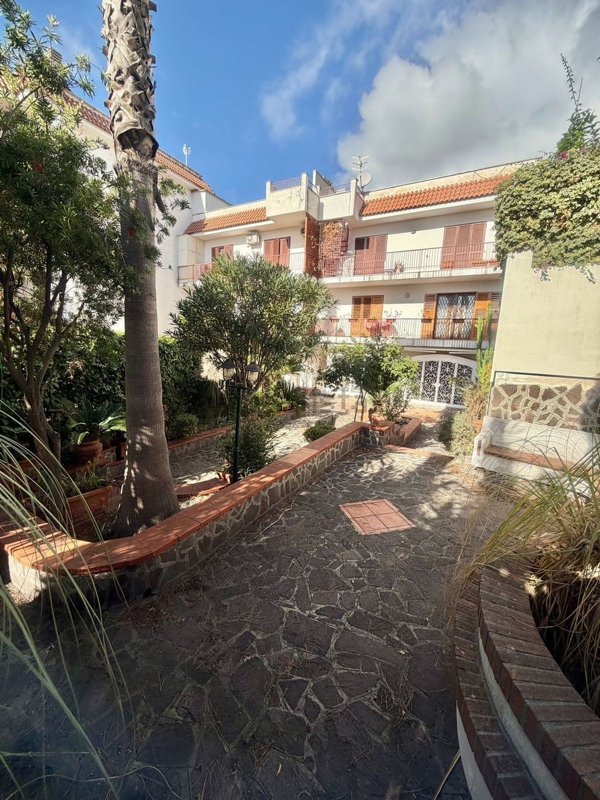 appartamento a Torre del Greco in zona Scappi / Lava Nuova / Montedoro