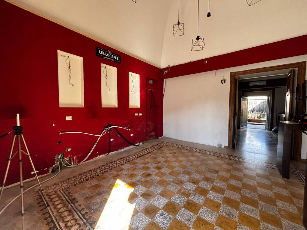 negozio in vendita a Torre del Greco in zona Leopardi