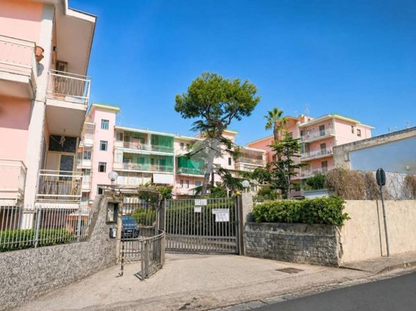 appartamento in vendita a Torre del Greco in zona Leopardi