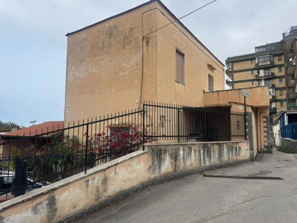 appartamento in vendita a Torre del Greco in zona Vesuviana