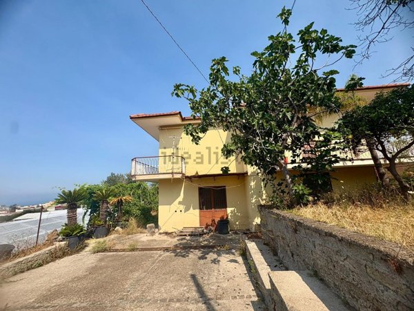 casa indipendente in vendita a Torre del Greco
