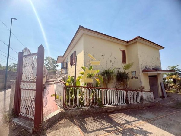 casa indipendente in vendita a Torre del Greco