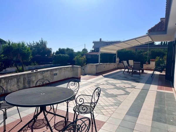 casa indipendente in vendita a Torre del Greco in zona I Camaldoli