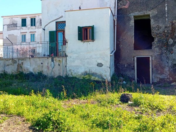 casa indipendente a Torre del Greco in zona Scappi / Lava Nuova / Montedoro