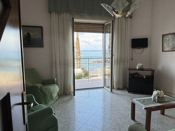 appartamento in vendita a Torre del Greco in zona Litoranea