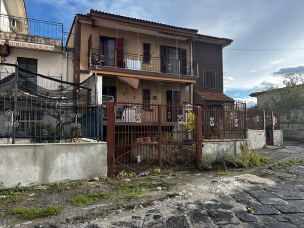 casa indipendente in vendita a Torre del Greco in zona Centro Città
