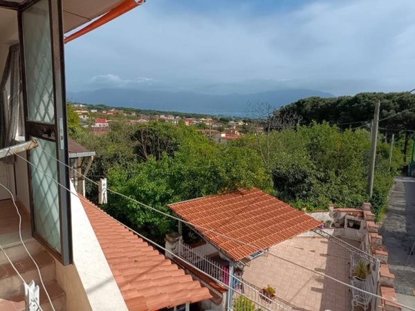 appartamento in vendita a Torre del Greco in zona I Camaldoli