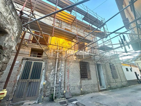 intera palazzina in vendita a Tufino