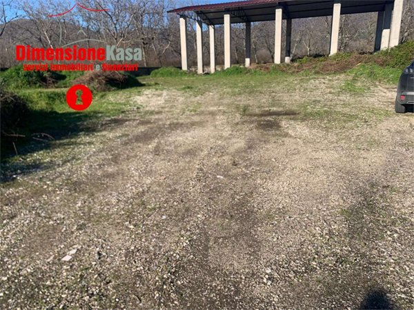 capannone in vendita a Tufino in zona Risigliano