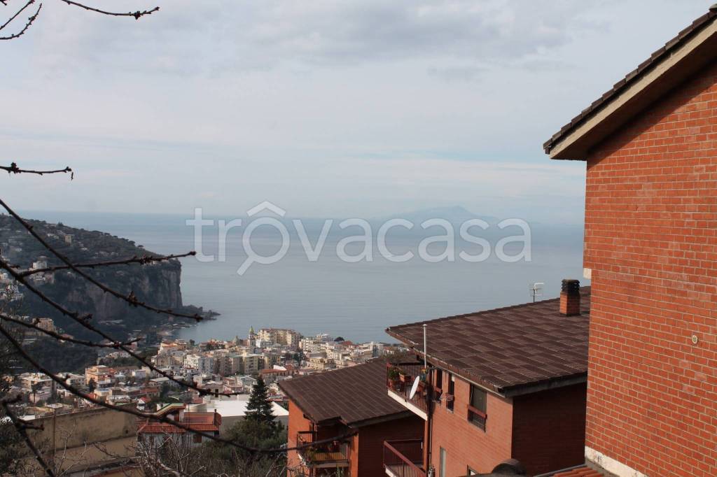 appartamento in vendita a Vico Equense in zona Bonea