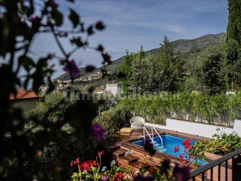 casa indipendente in vendita a Vico Equense