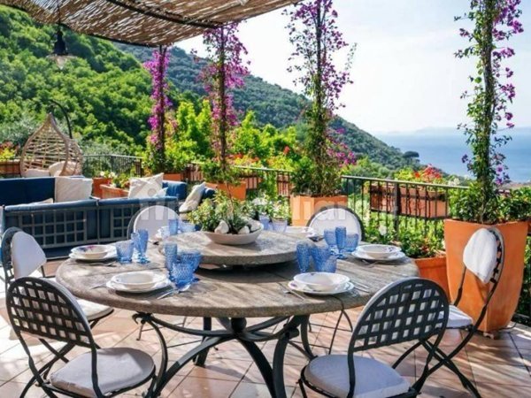 casa indipendente in vendita a Vico Equense