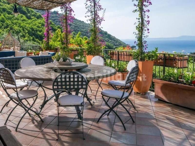 casa indipendente in vendita a Vico Equense